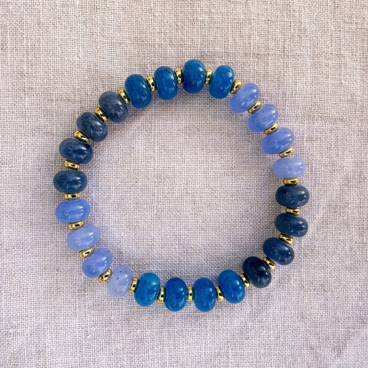 Blue jade bead bracelet Cinco Océanos by Studio Gløra