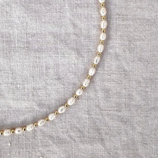 Freshwater pearl necklace with gold-plated beads Perlita by Studio Gløra